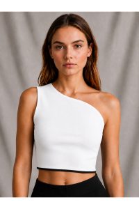Kadın Beyaz Tek Omuz Asimetrik Crop Bluz Slim Fit Esnek Kumaş Şık Günlük